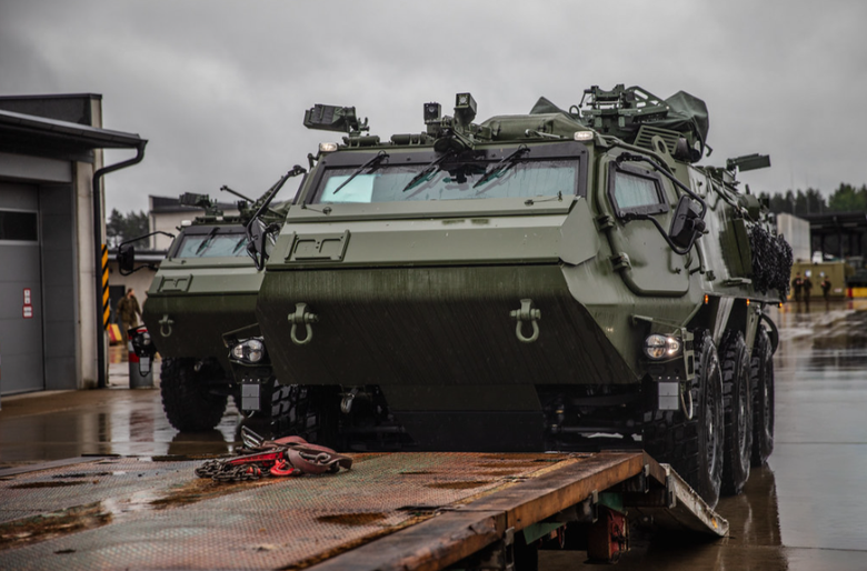 Бронетранспортери Patria 6×6, які Латвія передала Україні